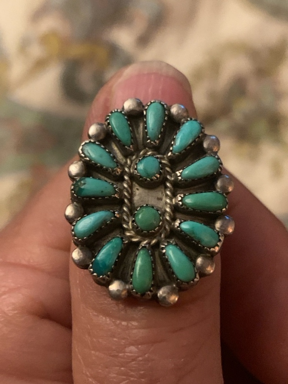 Vintage Zuni Petit Point Cluster Turquoise Ring 5.7 grams